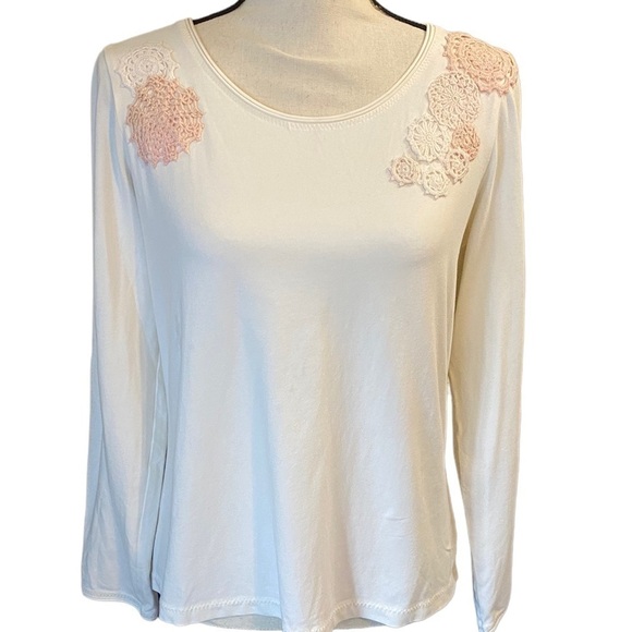 𝅺j Jill Stretch Size Medium Long Sleeve Tee With Pink Crochet Florets on Bodice - Picture 1 of 8